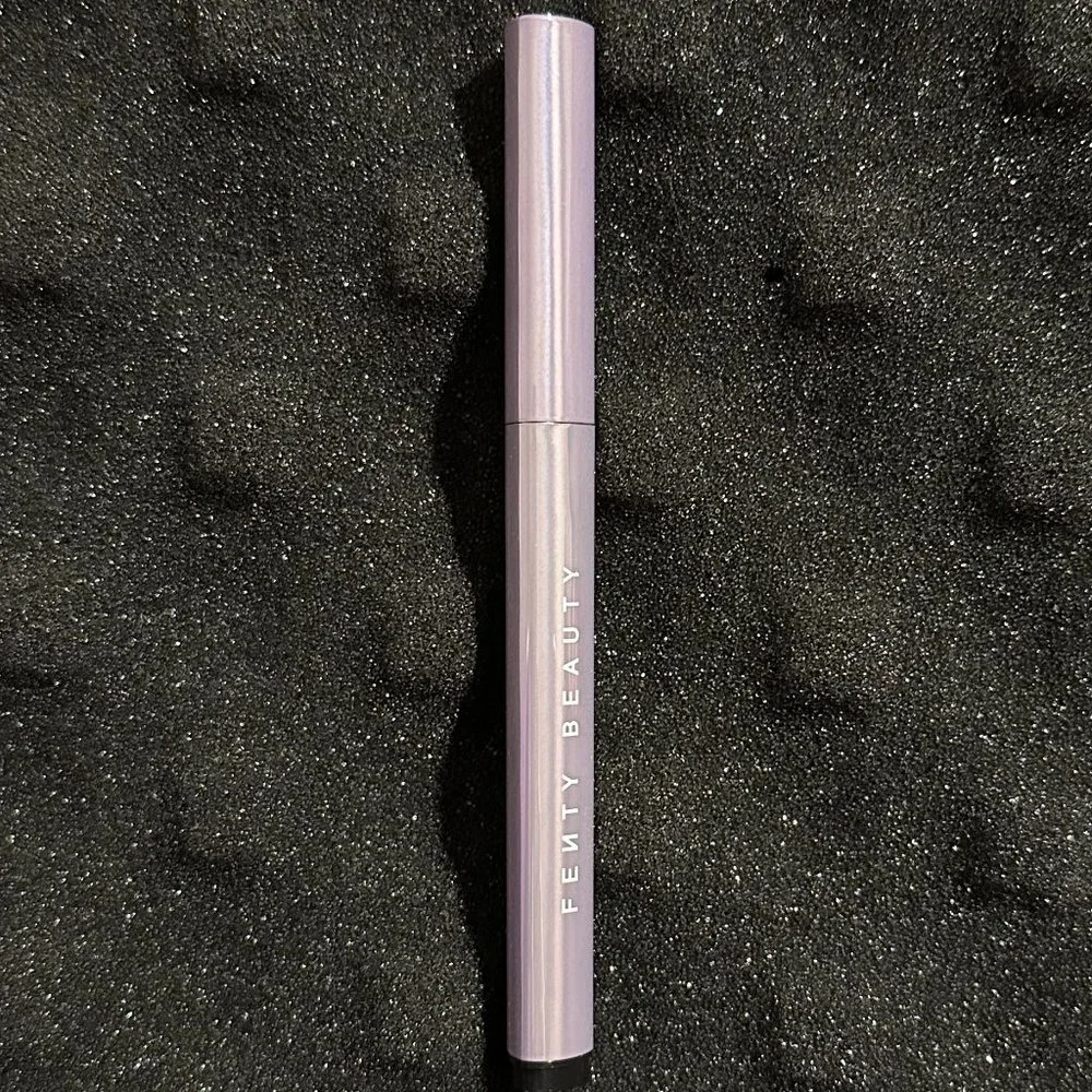 Fenty Beauty Flypencil Longwear Pencil Eyeliner in Cuz I'm Black